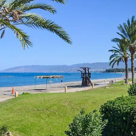 In Sleeps 6 Includes Swimming Pool Air Con And Wifi Villa *