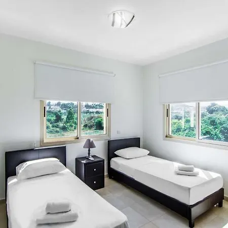 In Sleeps 6 Includes Swimming Pool Air Con And Wifi * Neo Chorio