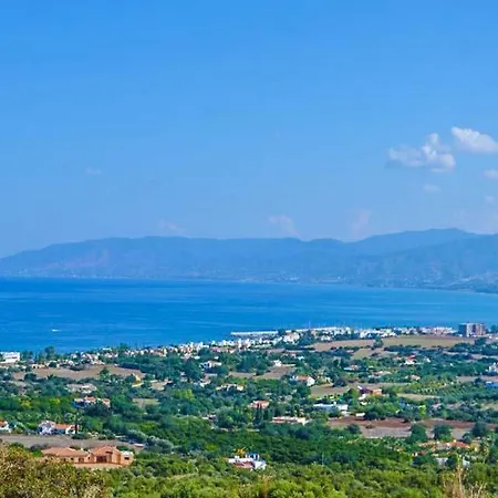 In Sleeps 6 Includes Swimming Pool Air Con And Wifi *
